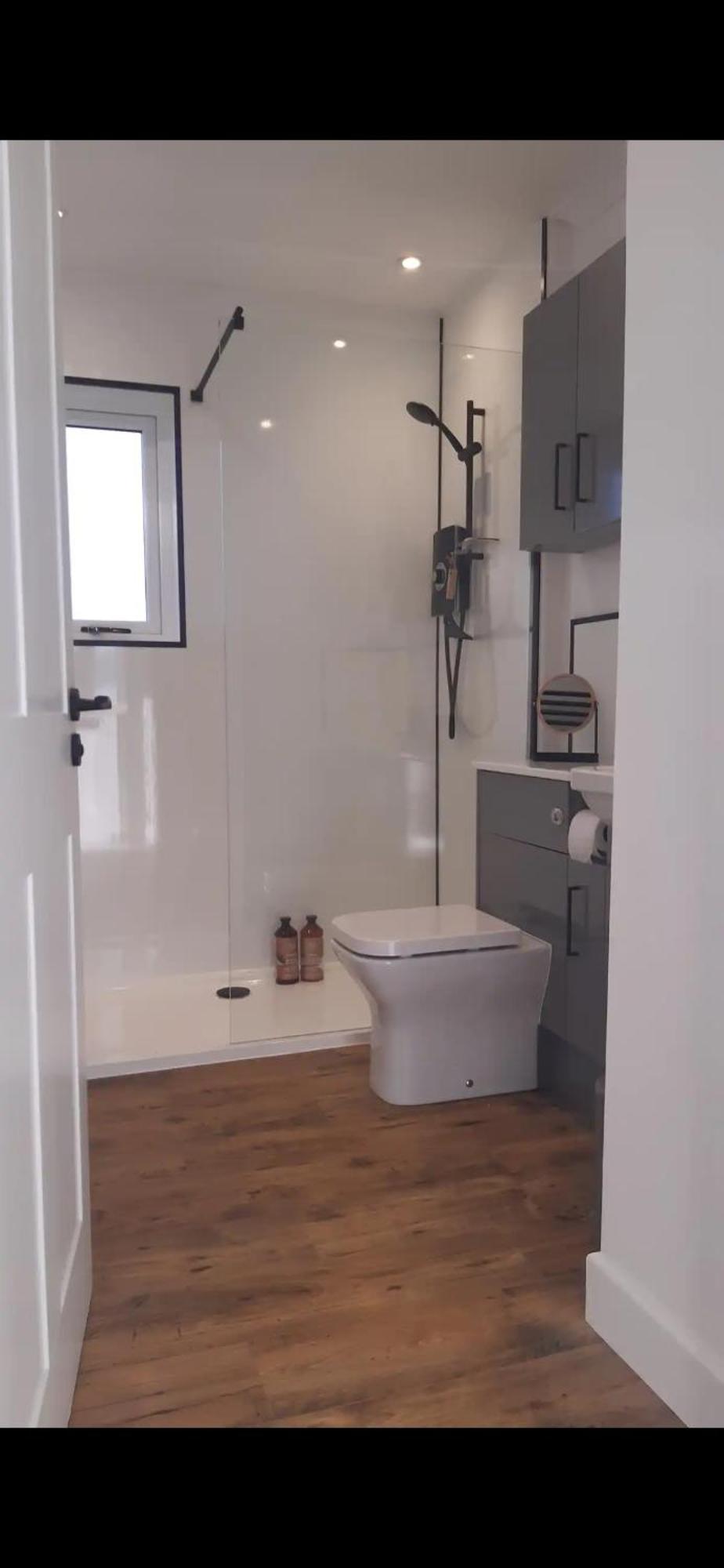 Tramore - Self Contained 1 Bedroom Unit - King Size Bed - Free Private Parking - 3 Miles From Fort William High Street Esterno foto